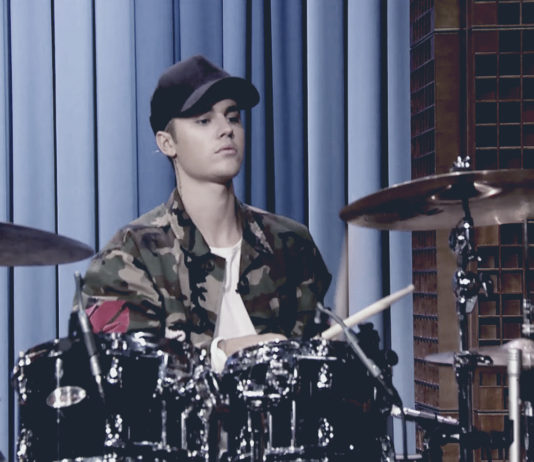 Justin Bieber VS Beat Questlove in a Drum Off