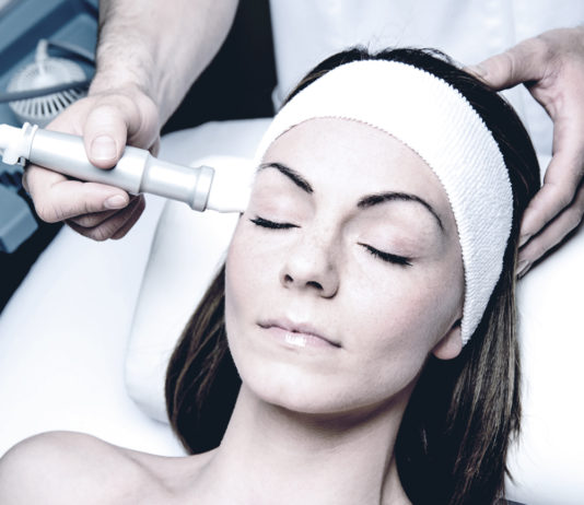 5 Habits People with Clear Skin Have