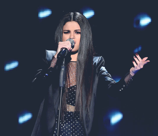 FIRE and RAIN at the 2015 AMAs